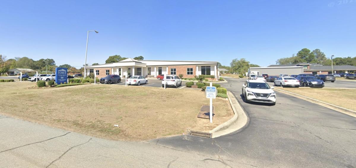 What are the health centers and community clinics in Sampson?