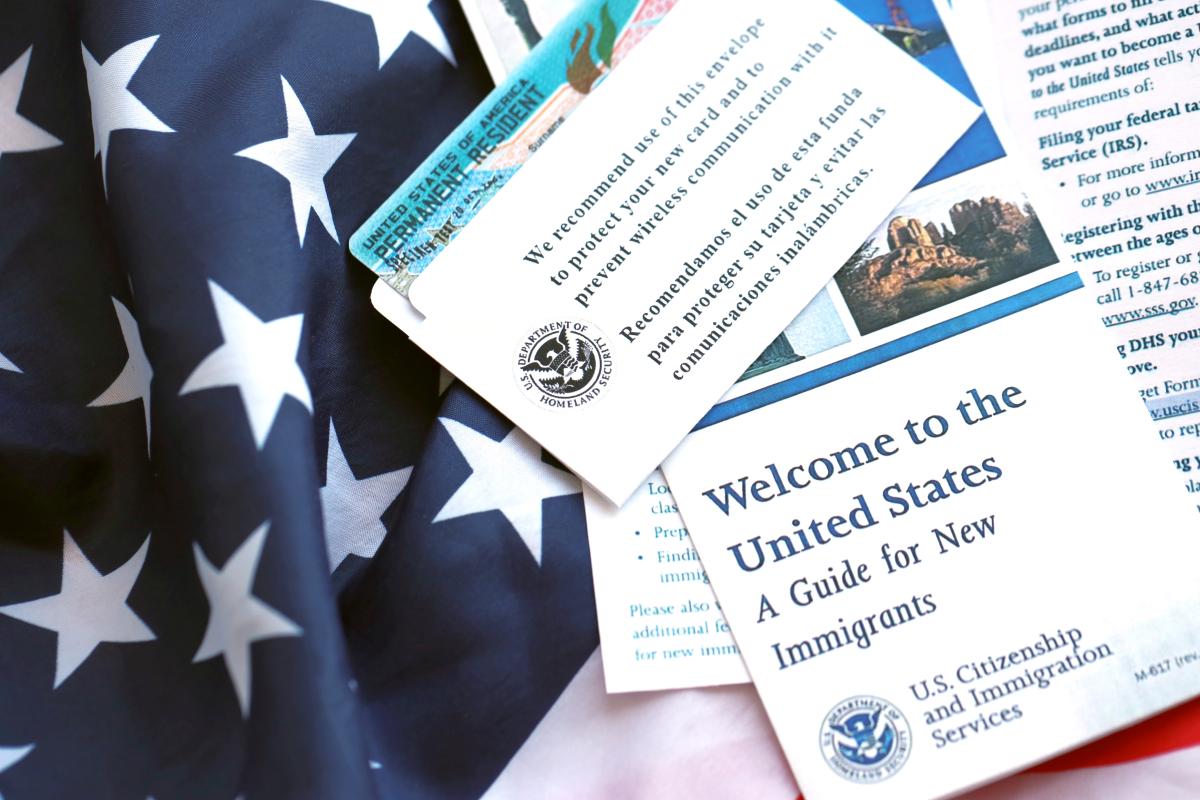 Photo: enlacelatinonc.org USCIS Green Card Public Charge Rules: What Changes on September 18