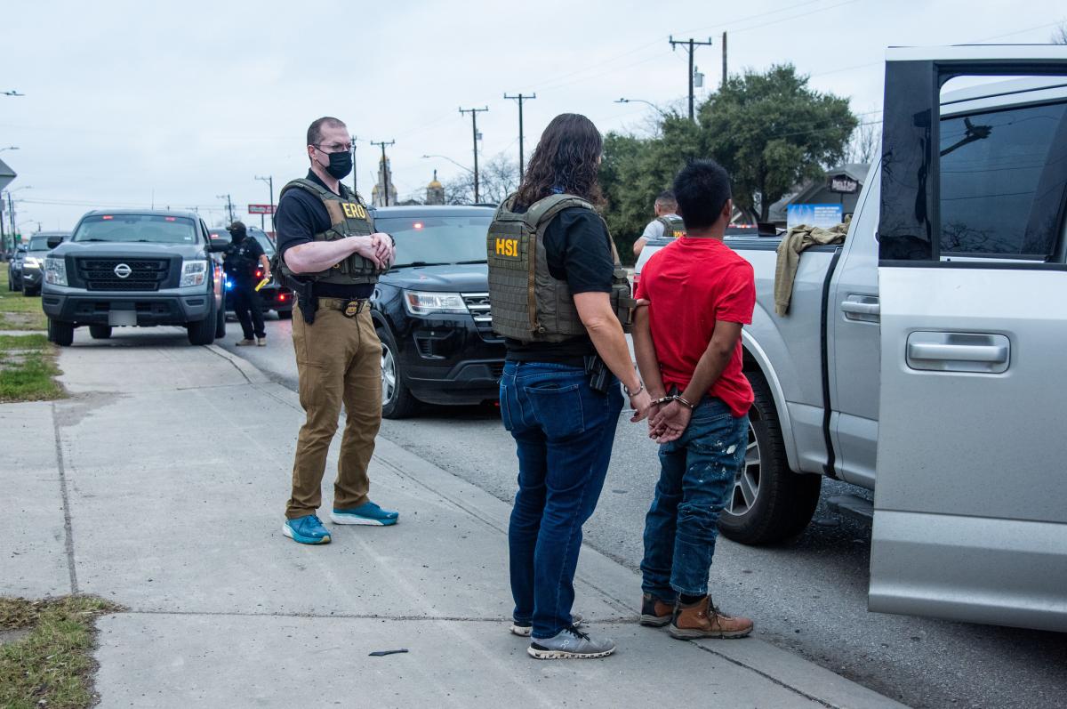 Charlotte accounts for nearly one in three ICE arrests in North Carolina, according to an analysis by Siembra NC.
