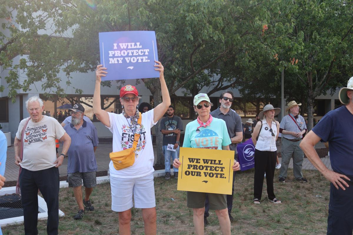 Two bills on electoral changes reach the desk of the governor of North Carolina